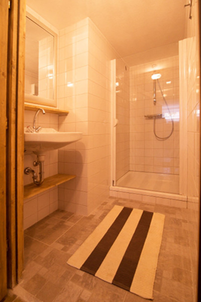 leogang_huisaspen-badkamer